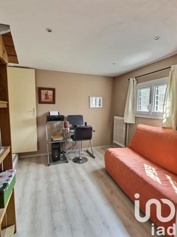 House for sale 5 rooms 106 m² Villeneuve