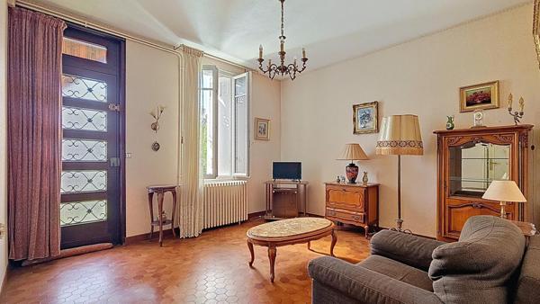 Maison pierre 1900 à mettre au gout du jour, fort potentiel