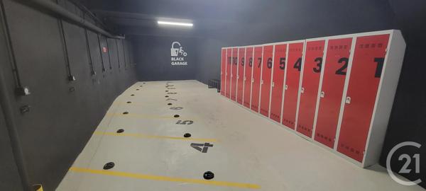 Parking à vendre  70 m 2   AVIGNON  - 84