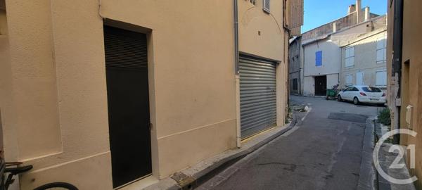 Parking à vendre  70 m 2   AVIGNON  - 84
