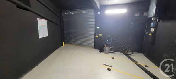 Parking à vendre  70 m 2   AVIGNON  - 84