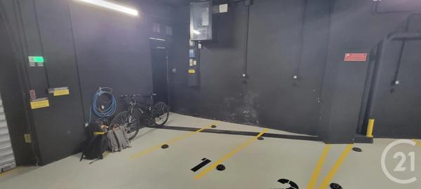 Parking à vendre  70 m 2   AVIGNON  - 84
