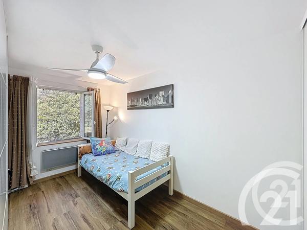 Maison à vendre  6 pièces - 149 m 2   CHEVAL BLANC  - 84