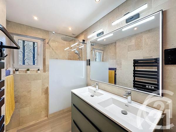 Maison à vendre  6 pièces - 149 m 2   CHEVAL BLANC  - 84