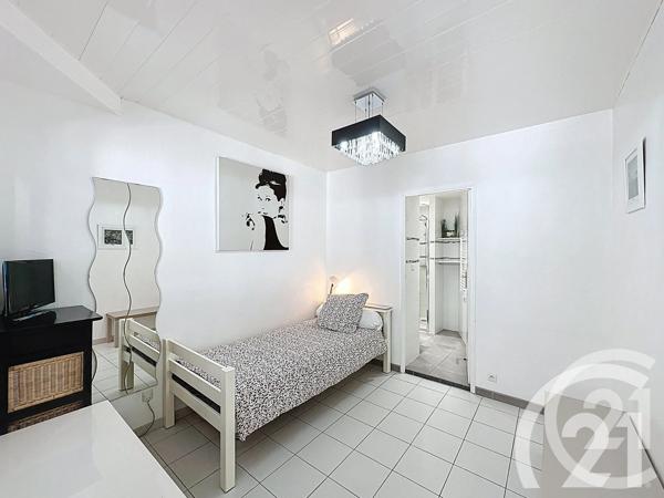 Maison à vendre  6 pièces - 149 m 2   CHEVAL BLANC  - 84
