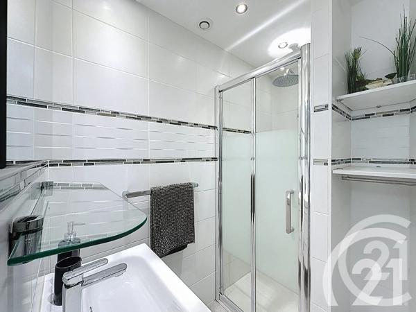 Maison à vendre  6 pièces - 149 m 2   CHEVAL BLANC  - 84
