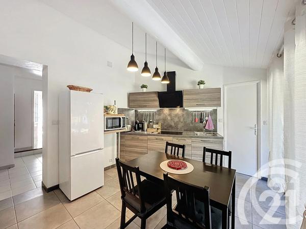 Maison à vendre  6 pièces - 149 m 2   CHEVAL BLANC  - 84