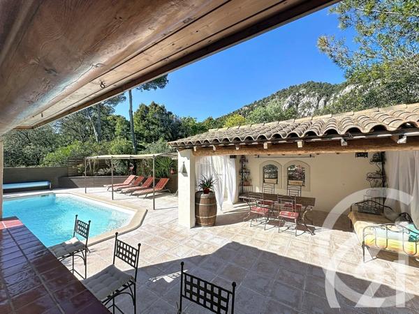 Maison à vendre  6 pièces - 149 m 2   CHEVAL BLANC  - 84