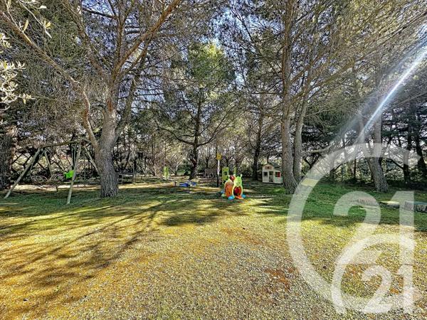 Maison à vendre  6 pièces - 149 m 2   CHEVAL BLANC  - 84