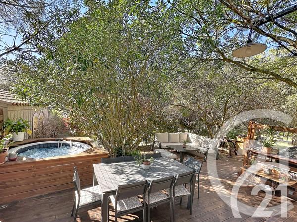 Maison à vendre  6 pièces - 149 m 2   CHEVAL BLANC  - 84