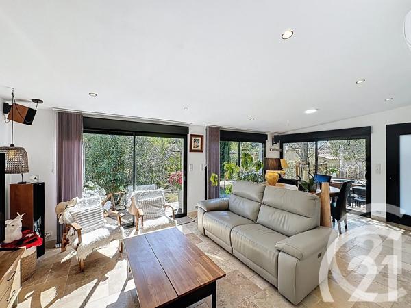Maison à vendre  6 pièces - 149 m 2   CHEVAL BLANC  - 84
