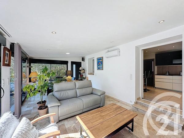 Maison à vendre  6 pièces - 149 m 2   CHEVAL BLANC  - 84