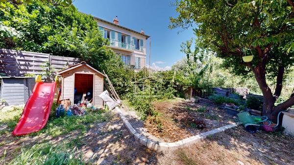 NICE - BAUMETTES : VASTE 4 PIÈCES AVEC BALCON VUE DÉGAGÉE, JARDIN PRIVATIF, CAVE ET PARKING