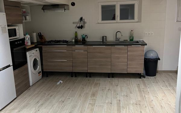 Immeuble à vendre    10 pièces •  Bourg-Achard