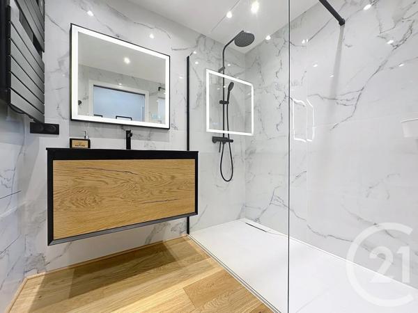 Appartement F4 à vendre  3 pièces - 108 m 2   NICE  - 06