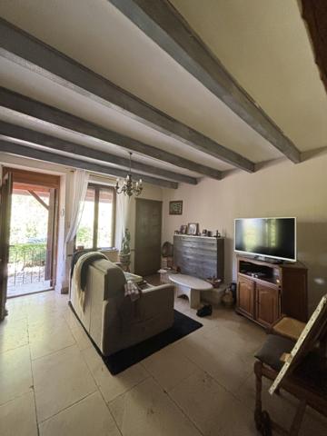 CHAMESSON (21 ) Maison de 130m² rénovée avec terrain de 1600 m² proche de CHATILLON SUR SEINE . Chamesson (21400)