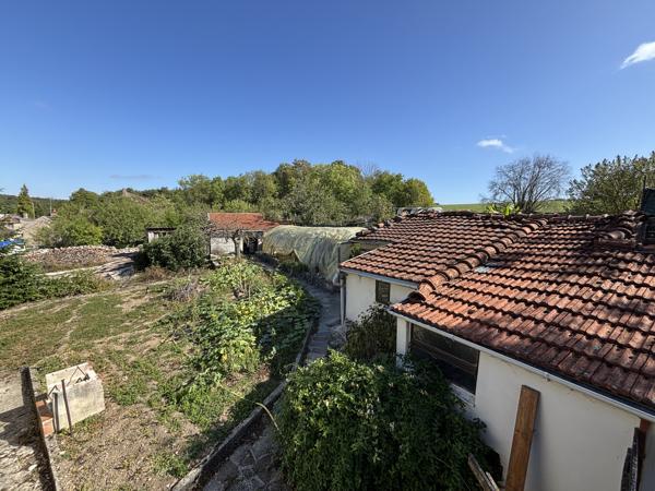 CHAMESSON (21 ) Maison de 130m² rénovée avec terrain de 1600 m² proche de CHATILLON SUR SEINE . Chamesson (21400)