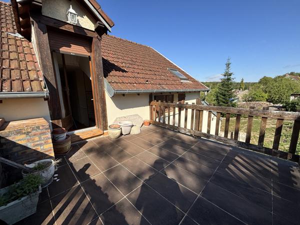 CHAMESSON (21 ) Maison de 130m² rénovée avec terrain de 1600 m² proche de CHATILLON SUR SEINE . Chamesson (21400)
