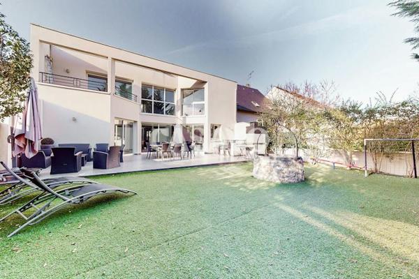 Vente Villa 8 pièces de 300m² - 94700 Maisons-Alfort