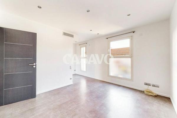 Vente Villa 8 pièces de 300m² - 94700 Maisons-Alfort