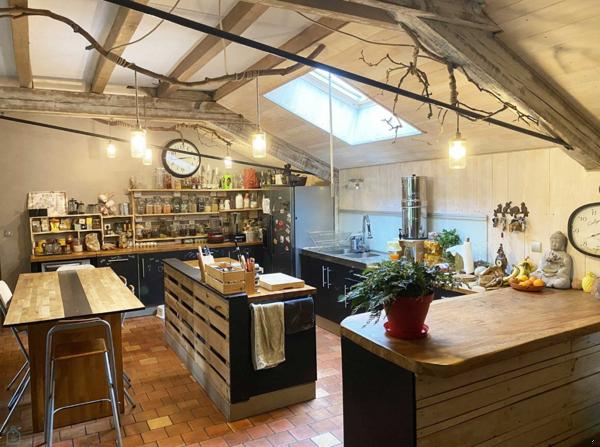 ANCIENNE DISTILLERIE RENOVEE, 5 PIECES, 248 M²