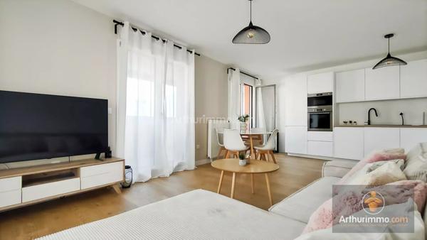 Vente                                                      Appartement
                        
                     3 pièces                      62 m2                     à Bondoufle