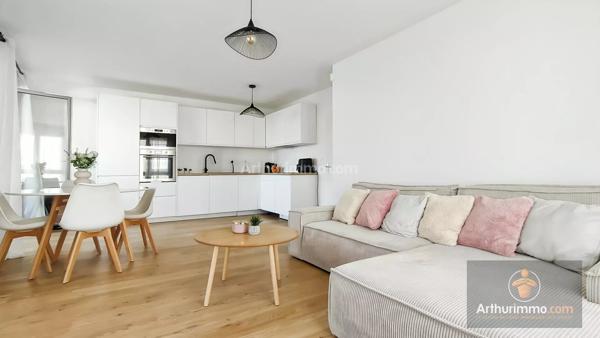 Vente                                                      Appartement
                        
                     3 pièces                      62 m2                     à Bondoufle