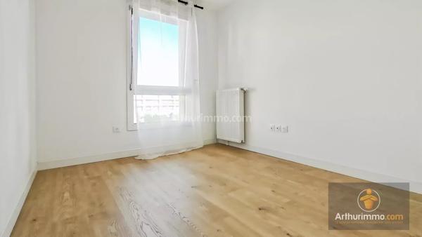 Vente                                                      Appartement
                        
                     3 pièces                      62 m2                     à Bondoufle