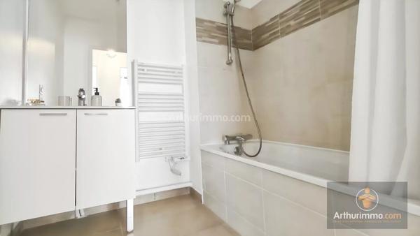 Vente                                                      Appartement
                        
                     3 pièces                      62 m2                     à Bondoufle