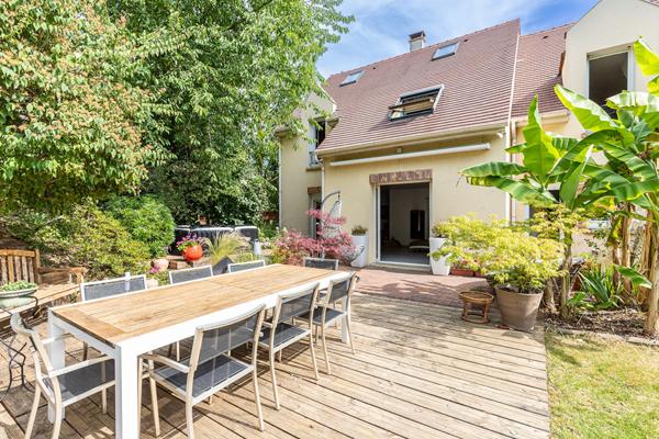 Maison individuelle à Vauhallan - 4 chambres- Double garage- DPE D