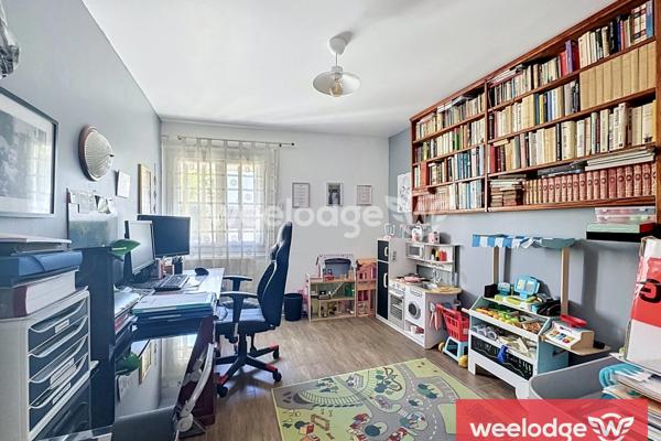 Maison à vendre 7 pièces de 166 m² à Jouy-le-Moutier