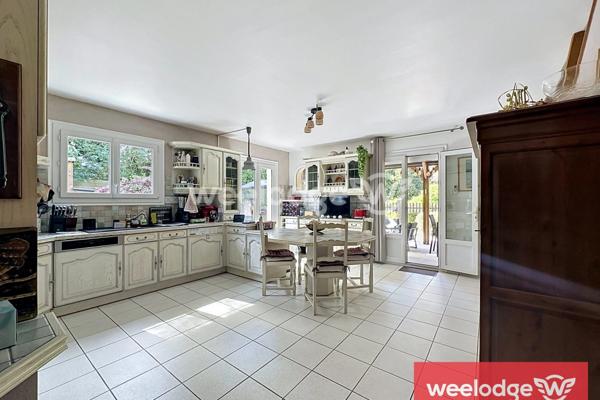 Maison à vendre 7 pièces de 166 m² à Jouy-le-Moutier