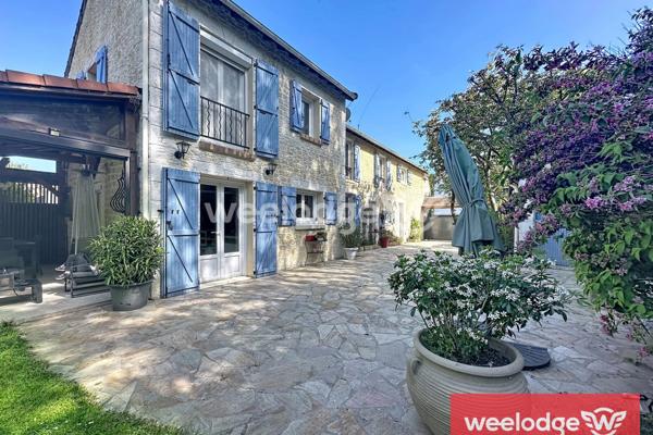 Maison à vendre 7 pièces de 166 m² à Jouy-le-Moutier