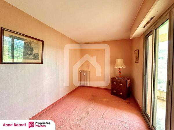 Appartement 4 pièces 106 m2, terrasse, balcon, garage fermé, cave