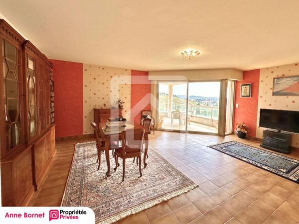 Appartement 4 pièces 106 m2, terrasse, balcon, garage fermé, cave