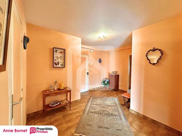 Appartement 4 pièces 106 m2, terrasse, balcon, garage fermé, cave