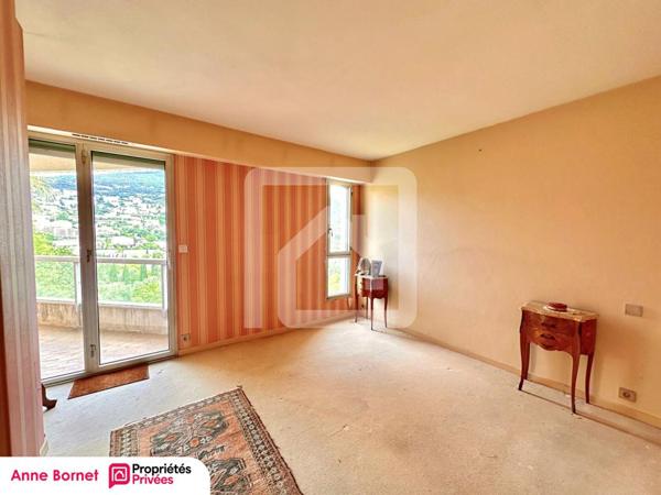 Appartement 4 pièces 106 m2, terrasse, balcon, garage fermé, cave
