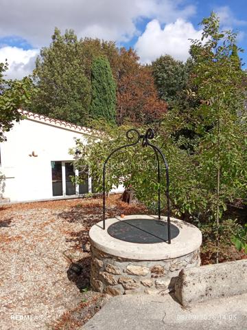 Découvrez cette vaste maison de 210m², 8 pièces,  une perle rare  sur le Hameau de Vosves rattachée à la commune de Dammarie-les-Lys et à quelques mètres de Boissise-Le-Roi et de Pringy. Nichée dans un environnement résidentiel recherché et entourée de verdure, elle offre un cadre de vie harmonieux et paisible où chacun peut avoir son espace personnel à l'intérieur comme à l'extérieur.

Cette maison de style architecte vous accueille avec sa grande cuisine toute équipée de 18m2 et son cellier. L'espace de vie se compose de deux salons cosy de 35 et 30m2 dont un équipé d'une belle cheminée . L'accés à la grande terrasse ombragée et exposée sud se fait à partir de toutes les pièces.
Au même niveau, découvrez une magnifique suite parentale de presque de 40m2 avec sa salle de douche et son dressing.
Deux autres chambres  tout aussi charmantes et de trés bonne taille (25 et 15m2) ainsi qu'une salle de bain avec douche et baignoire et des wc complètent le niveau.
Toutes les chambres donnent sur une terrasse avec vue sur le bois.

A l'étage, l'espace enfant compte deux chambres enfants et une pièce pouvant faire office de bureau, dressing, petite chambre ou une troisème salle de bain. Un deuxième wc complète le niveau.
Pour encore plus de confort, la maison compte également  deux grandes pièces de rangement.

Le jardin entièrement cloturé offre de nombreux arbres fruitiers ( cerisiers, pruniers, pommier, olivier, noisetiers) ainsi qu'un accés privé au bois. Les arbres permettent une fraicheur même pendant les fortes températures. 
Vous y trouverez également un puit et un cabanon de jardin.
Le terrain est piscinable et un espace pour votre futur jacuzzi est déjà prêt.

Dotée de quatre places de parking dont une avec carport, cette maison  offre un confort inestimable. 

Profitez des groupes scolaires, commerces et transports à proximité pour un quotidien simplifié ( centre commercial Chamlys, RER D station Vosves, bases de loisirs...)

Les plus:
- DPE C
- maison sans travaux; chaudière changée en 2025, toiture en partie révisée en 2023.
- exposition sud, terrasse ombragée
- pièces de belles dimensions offrant une intimité à chacun
- volets roulants, portail électrique.
-vide sanitaire
- plusieurs places de parking
- rue uniquement pavillonnaire, 
- 6 mn à pieds du RER D , station Vosves
- 10 mn du chemin de Halage (bord de Seine)
- ecole primaire et bus à proximité

Cette magnifique maison et son jardin au charme indéniable n'attendent que vous et votre famille.
La demeure peut faire également l'objet d'un projet pour un investisseur. Plusieurs entrées sont possibles et notamment les chambres du rez-de-chaussée qui possèdent toutes leur entrée par l'extérieur.

Visite possible tous les jours même le soir..