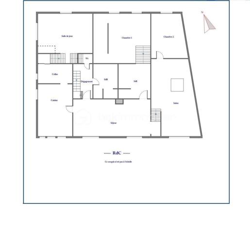 Découvrez cette vaste maison de 210m², 8 pièces,  une perle rare  sur le Hameau de Vosves rattachée à la commune de Dammarie-les-Lys et à quelques mètres de Boissise-Le-Roi et de Pringy. Nichée dans un environnement résidentiel recherché et entourée de verdure, elle offre un cadre de vie harmonieux et paisible où chacun peut avoir son espace personnel à l'intérieur comme à l'extérieur.

Cette maison de style architecte vous accueille avec sa grande cuisine toute équipée de 18m2 et son cellier. L'espace de vie se compose de deux salons cosy de 35 et 30m2 dont un équipé d'une belle cheminée . L'accés à la grande terrasse ombragée et exposée sud se fait à partir de toutes les pièces.
Au même niveau, découvrez une magnifique suite parentale de presque de 40m2 avec sa salle de douche et son dressing.
Deux autres chambres  tout aussi charmantes et de trés bonne taille (25 et 15m2) ainsi qu'une salle de bain avec douche et baignoire et des wc complètent le niveau.
Toutes les chambres donnent sur une terrasse avec vue sur le bois.

A l'étage, l'espace enfant compte deux chambres enfants et une pièce pouvant faire office de bureau, dressing, petite chambre ou une troisème salle de bain. Un deuxième wc complète le niveau.
Pour encore plus de confort, la maison compte également  deux grandes pièces de rangement.

Le jardin entièrement cloturé offre de nombreux arbres fruitiers ( cerisiers, pruniers, pommier, olivier, noisetiers) ainsi qu'un accés privé au bois. Les arbres permettent une fraicheur même pendant les fortes températures. 
Vous y trouverez également un puit et un cabanon de jardin.
Le terrain est piscinable et un espace pour votre futur jacuzzi est déjà prêt.

Dotée de quatre places de parking dont une avec carport, cette maison  offre un confort inestimable. 

Profitez des groupes scolaires, commerces et transports à proximité pour un quotidien simplifié ( centre commercial Chamlys, RER D station Vosves, bases de loisirs...)

Les plus:
- DPE C
- maison sans travaux; chaudière changée en 2025, toiture en partie révisée en 2023.
- exposition sud, terrasse ombragée
- pièces de belles dimensions offrant une intimité à chacun
- volets roulants, portail électrique.
-vide sanitaire
- plusieurs places de parking
- rue uniquement pavillonnaire, 
- 6 mn à pieds du RER D , station Vosves
- 10 mn du chemin de Halage (bord de Seine)
- ecole primaire et bus à proximité

Cette magnifique maison et son jardin au charme indéniable n'attendent que vous et votre famille.
La demeure peut faire également l'objet d'un projet pour un investisseur. Plusieurs entrées sont possibles et notamment les chambres du rez-de-chaussée qui possèdent toutes leur entrée par l'extérieur.

Visite possible tous les jours même le soir..