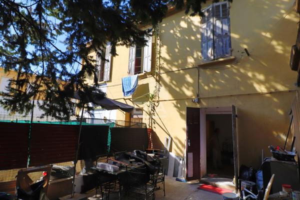 MARSEILLE 10e - ENSEMBLE IMMOBILIER DE RAPPORT - 2 IMMEUBLES ? APPARTEMENTS, COMMERCES & GARAGE