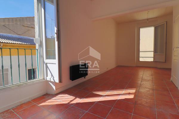 MARSEILLE 10e - ENSEMBLE IMMOBILIER DE RAPPORT - 2 IMMEUBLES ? APPARTEMENTS, COMMERCES & GARAGE
