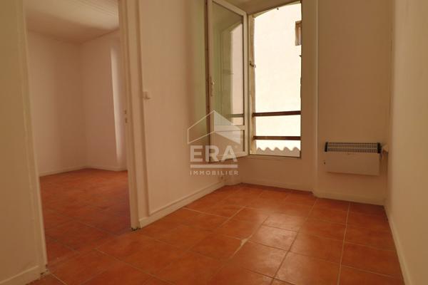 MARSEILLE 10e - ENSEMBLE IMMOBILIER DE RAPPORT - 2 IMMEUBLES ? APPARTEMENTS, COMMERCES & GARAGE