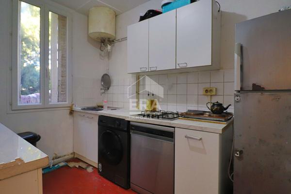 MARSEILLE 10e - ENSEMBLE IMMOBILIER DE RAPPORT - 2 IMMEUBLES ? APPARTEMENTS, COMMERCES & GARAGE