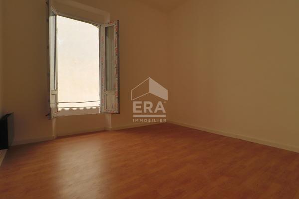 MARSEILLE 10e - ENSEMBLE IMMOBILIER DE RAPPORT - 2 IMMEUBLES ? APPARTEMENTS, COMMERCES & GARAGE