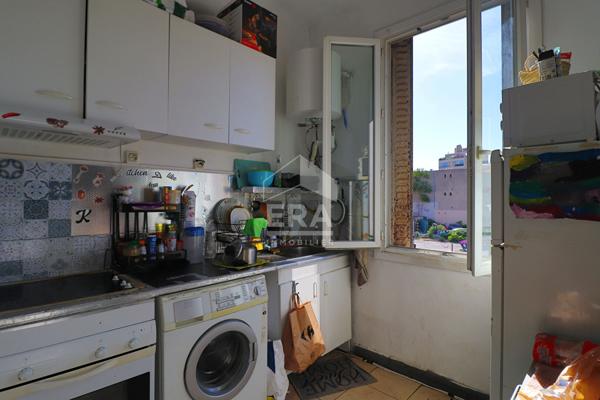 MARSEILLE 10e - ENSEMBLE IMMOBILIER DE RAPPORT - 2 IMMEUBLES ? APPARTEMENTS, COMMERCES & GARAGE