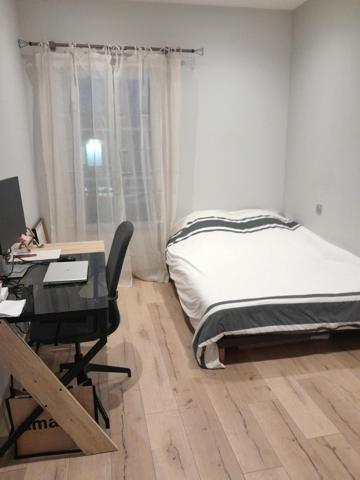 Barrière Saint Marc. Résidence de standing. Beau T3 récent, VENDU LOUE OU LIBRE. Parfait état. Balcon. 2 places de parking. Bonne rentabilité.