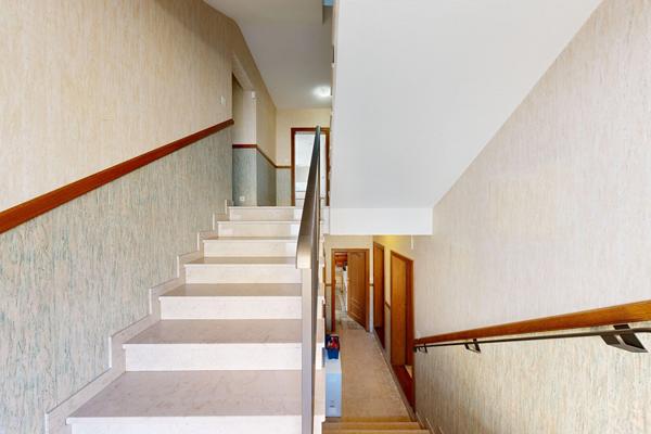 Ensemble immobilier mixte à Vendenheim : habitation, local professionnel loué et grand terrain