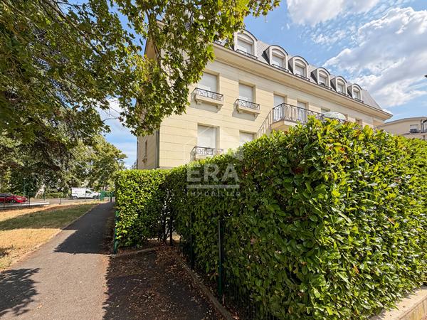APPARTEMENT 4 PIÈCES 109 M² ? SAINT-FARGEAU-PONTHIERRY, BEAUX VOLUMES ET DOUBLE GARAGE