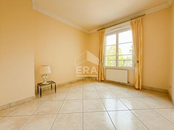 APPARTEMENT 4 PIÈCES 109 M² ? SAINT-FARGEAU-PONTHIERRY, BEAUX VOLUMES ET DOUBLE GARAGE