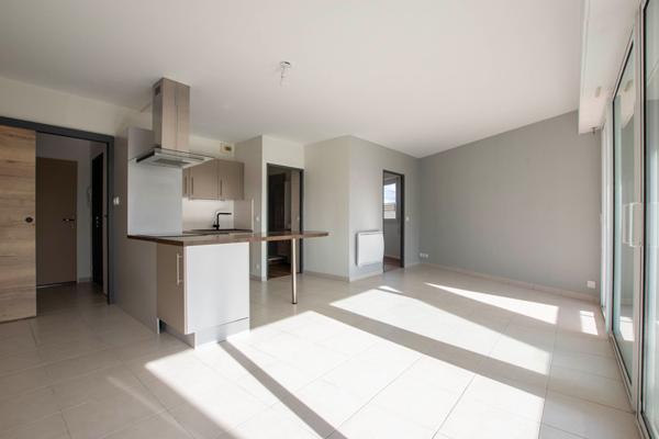 LA ROCHELLE MINIMES TYPE 2 PIECES AVEC GARAGE La rochelle